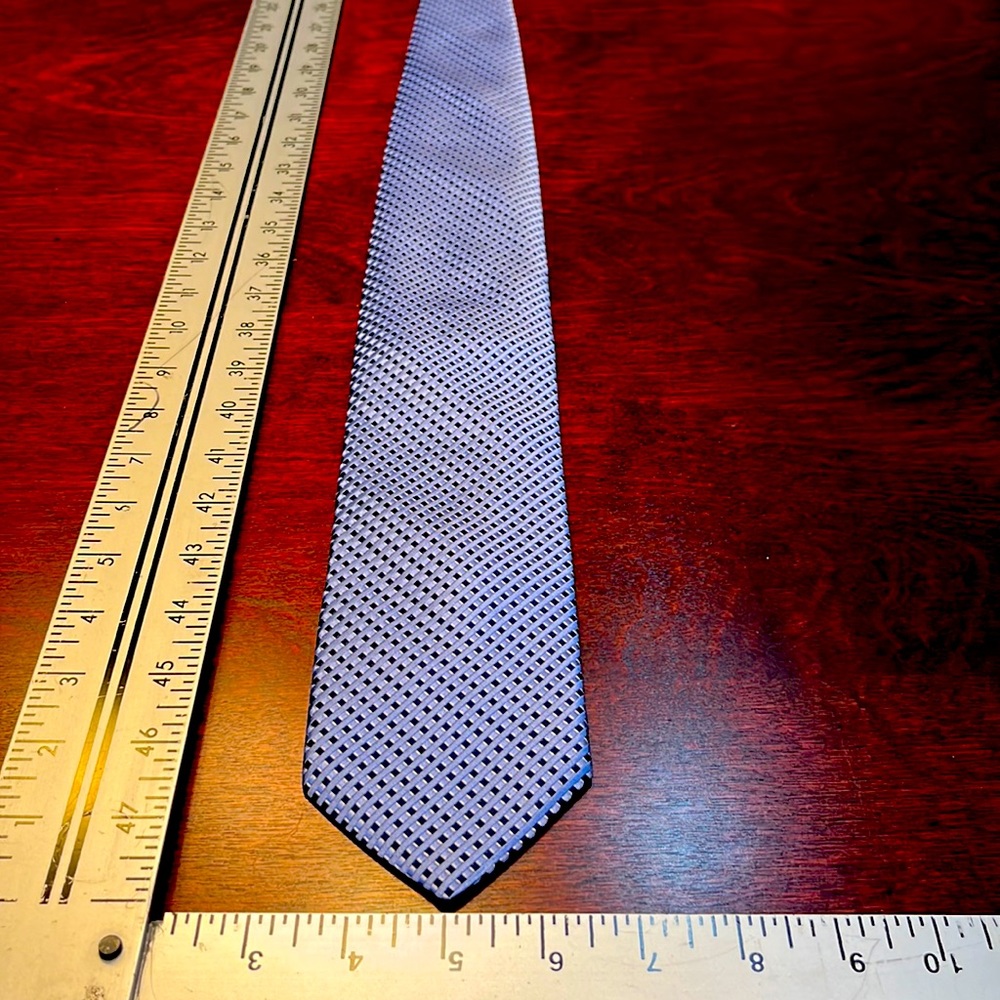 100% silk Fully embroidered classic men’s tie